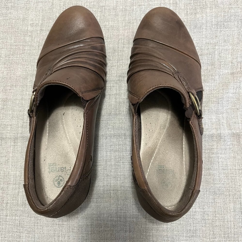 Planet by Earth Brown Shoes - size 9